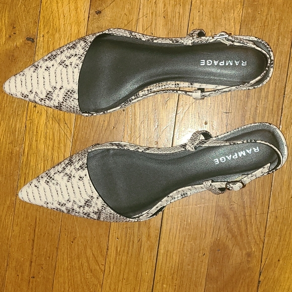 Shoes - Picture 1 of 4